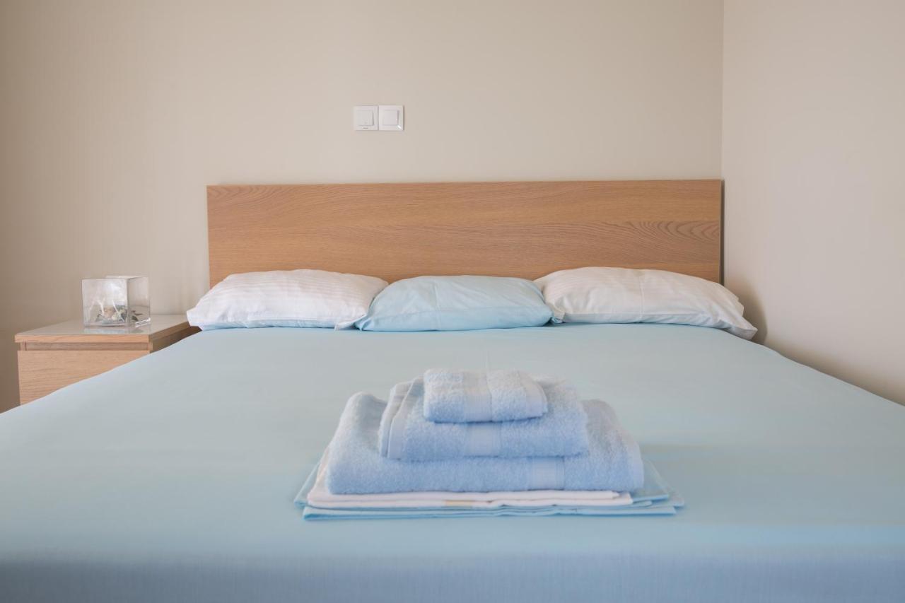 Cosy Apartment With Terrace Near Metro Station Athen Eksteriør bilde