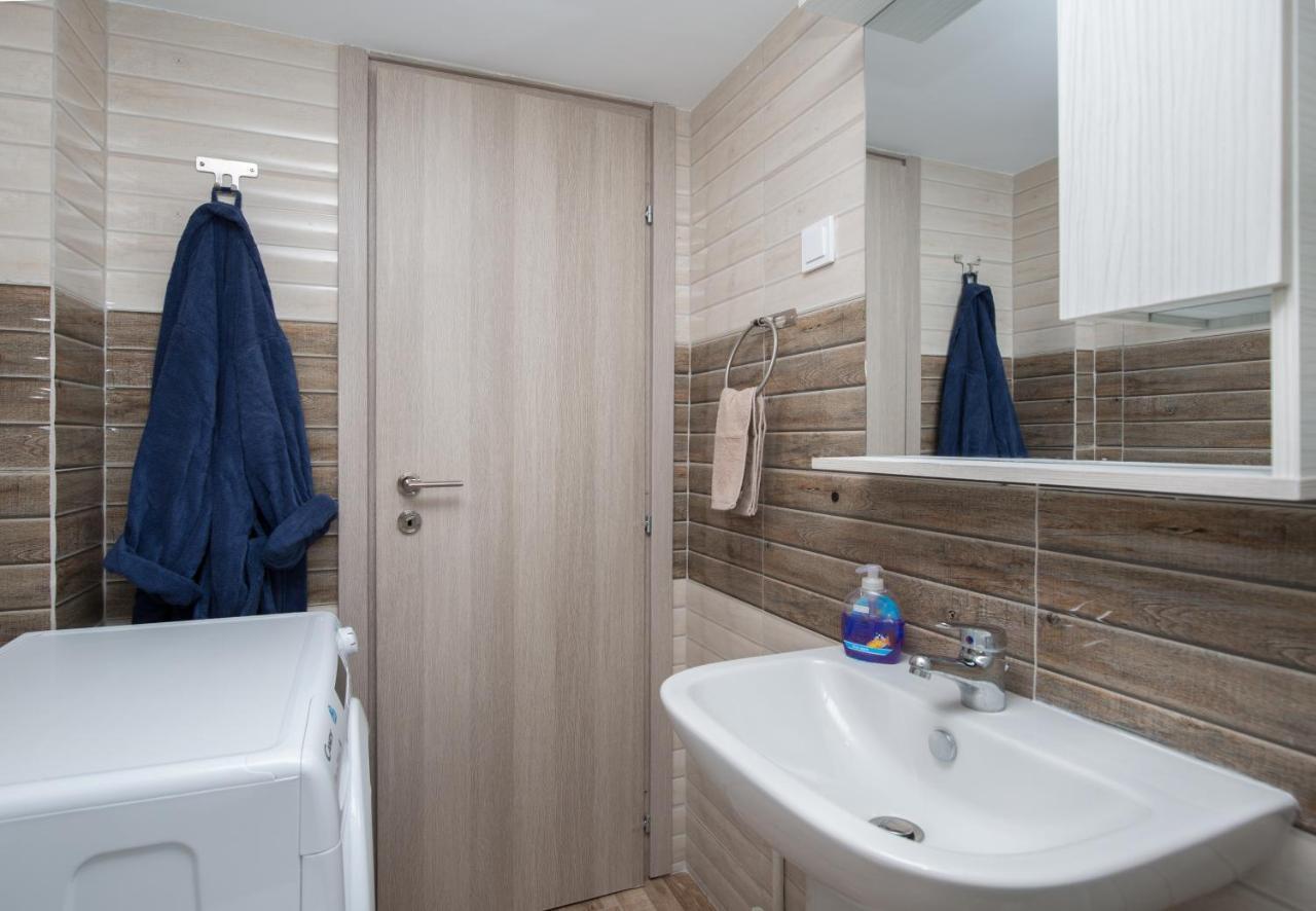 Cosy Apartment With Terrace Near Metro Station Athen Eksteriør bilde