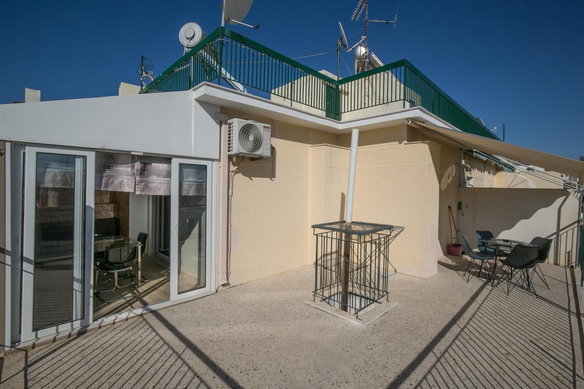 Cosy Apartment With Terrace Near Metro Station Athen Eksteriør bilde